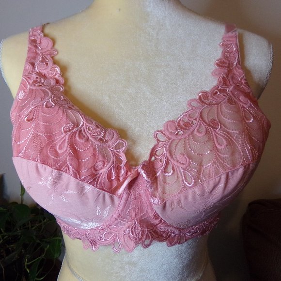 Womens Bra Pink Size 40C Underwire with  Room at add Pads - Picture 1 of 10